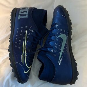 Nike Women’s Navy Blue Turf Soccer Shoes